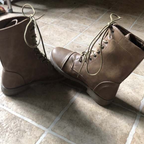 Ardene brown fashionable boots! - Picture 1 of 4